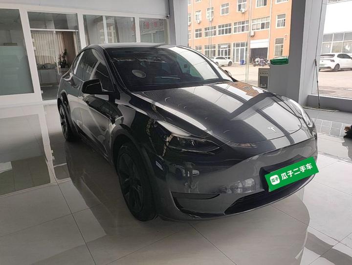 Model Y 2024 RWD photo 3
