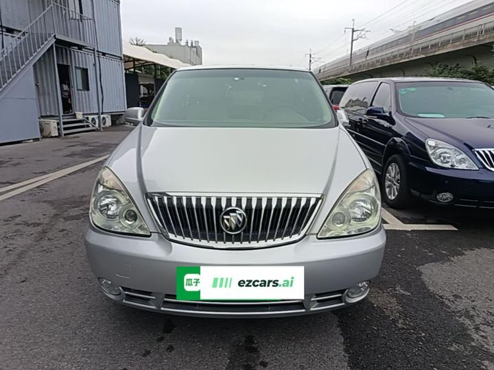 GL8 2014 2.4L Classic photo 2