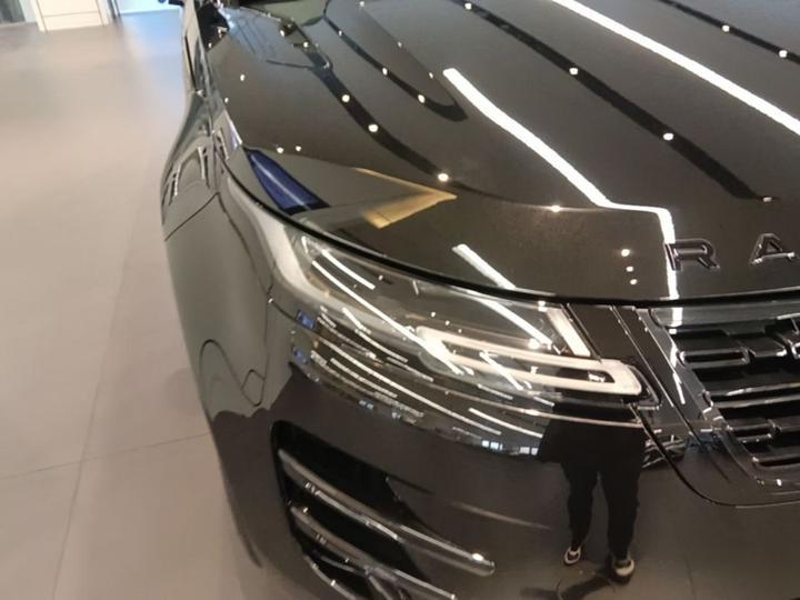2026 Range Rover Evoque L SE photo 7
