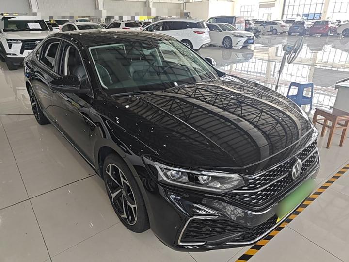 Passat 2023 Facelift 330TSI Luxury photo 3