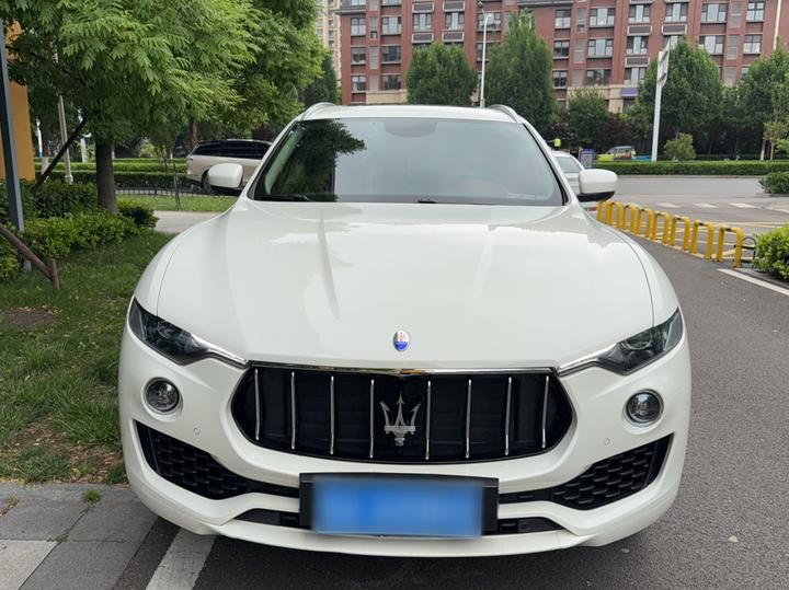 Levante 2016 3.0T Standard photo 2