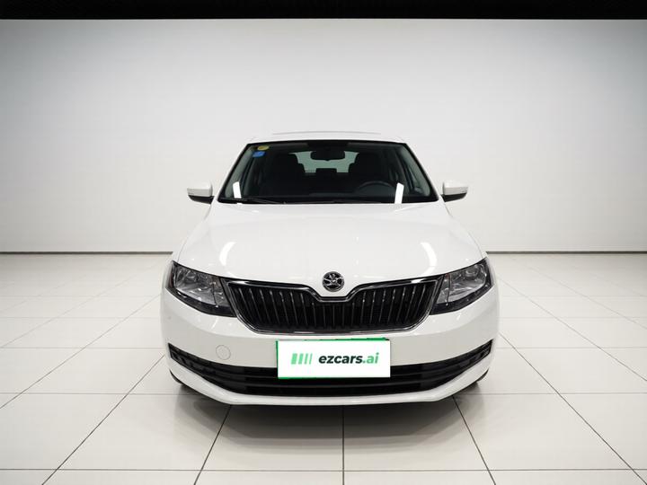 Rapid Spaceback 2018 1.4L MT Standard photo 2