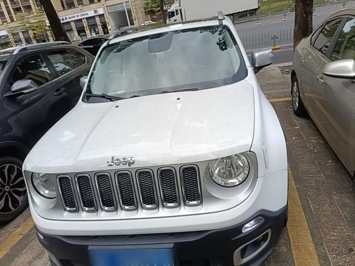 Renegade 2016 1.4T AT Smart photo 2