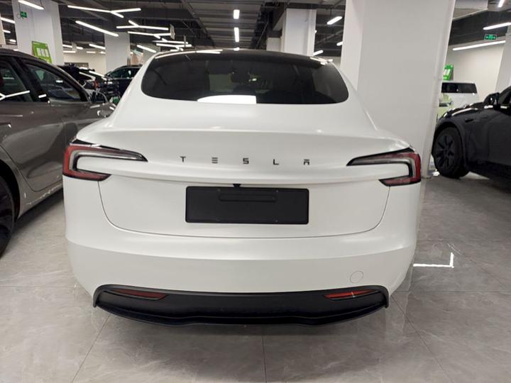 Model 3 2023 RWD photo 5
