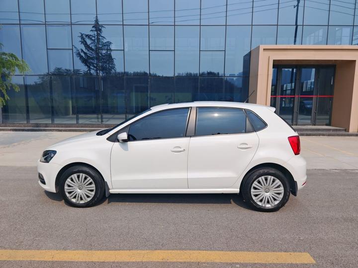 Polo 2016 1.6L AT Comfort photo 6