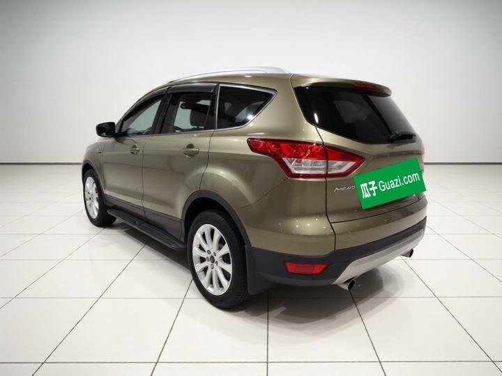 Kuga 2013 1.6L GTDi RWD photo 4