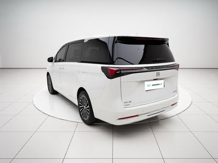 GL8 EV 2025 Smart photo 4