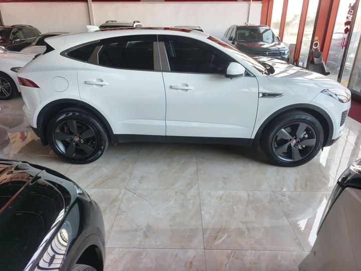 E-PACE 2018 P250 SE China V photo 6