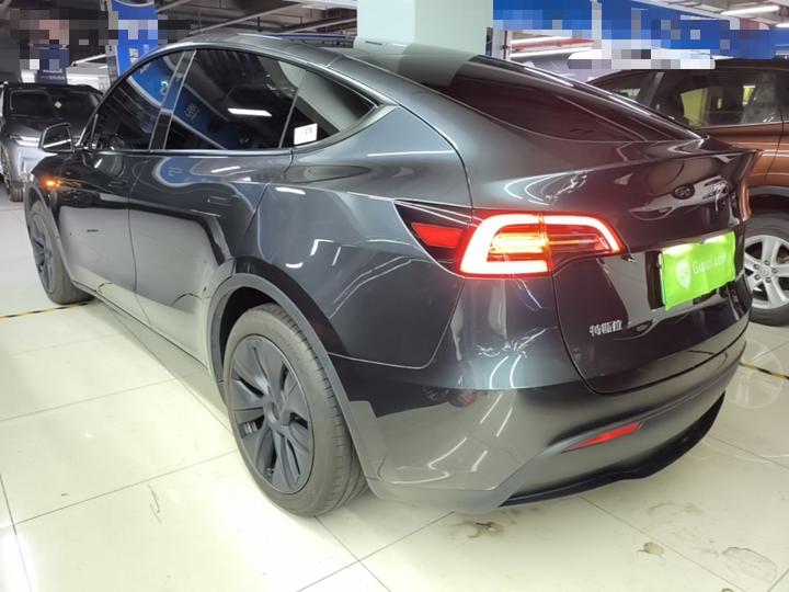 Model Y 2024 RWD photo 4
