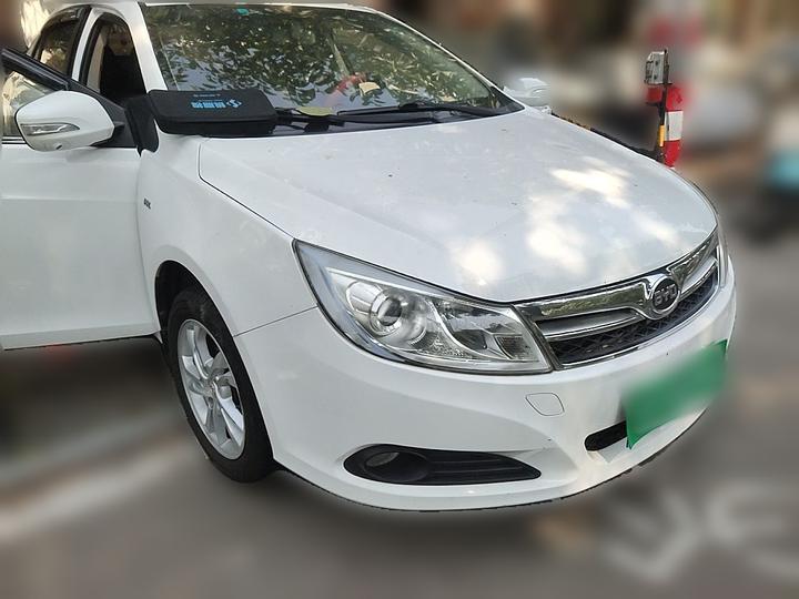 2014 1.5L MT Luxury photo 3