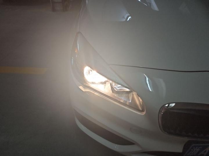 2 Series Wagon 2015 218i Leading photo 8