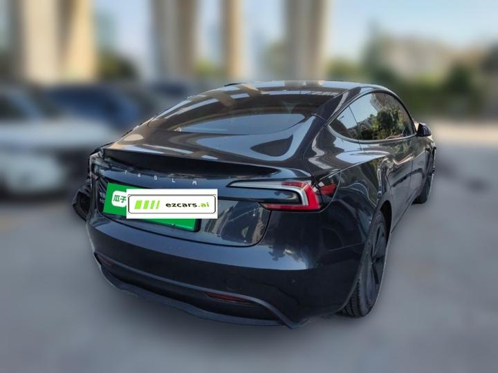 Model 3 2023 RWD photo 4
