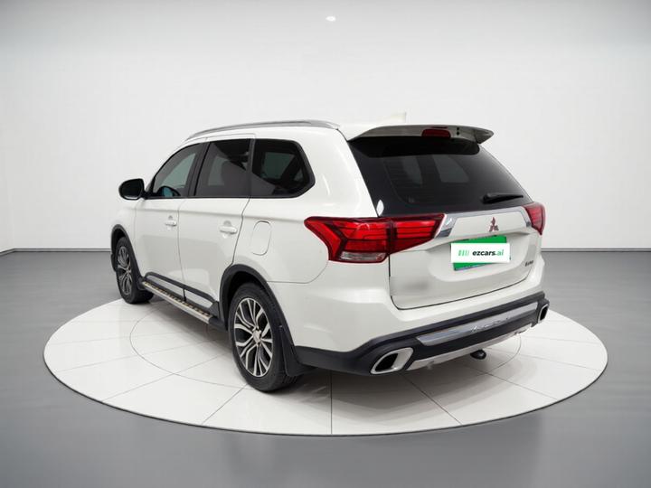 Outlander 2018 2.0L RWD Honor 5-Seater photo 4