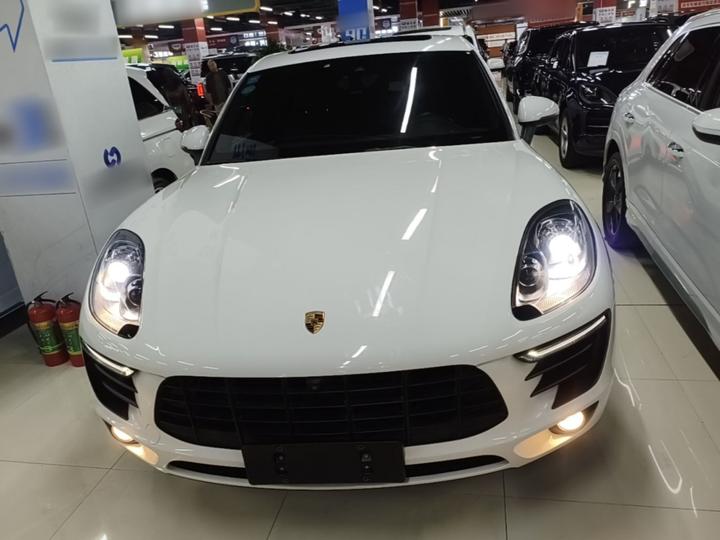 2017 Macan 2.0T photo 2