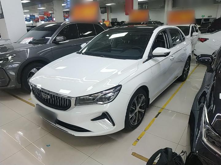 Emgrand 2022 4 1.5L CVT Premium
