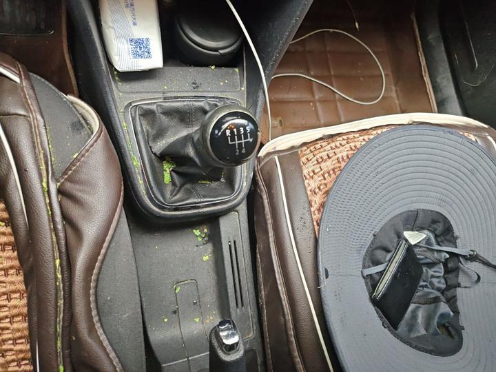 2015 1.6L MT Comfort photo 6