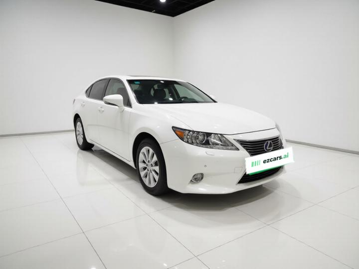ES 2013 300h Elite photo 3