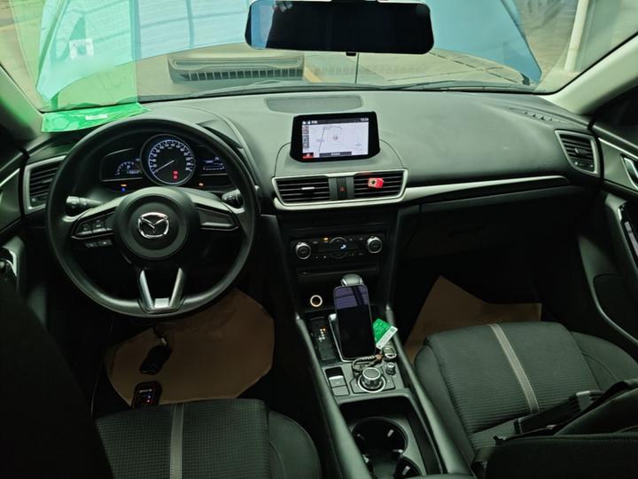 3 Axela 2017 Sedan 1.5L AT Luxury China V photo 5