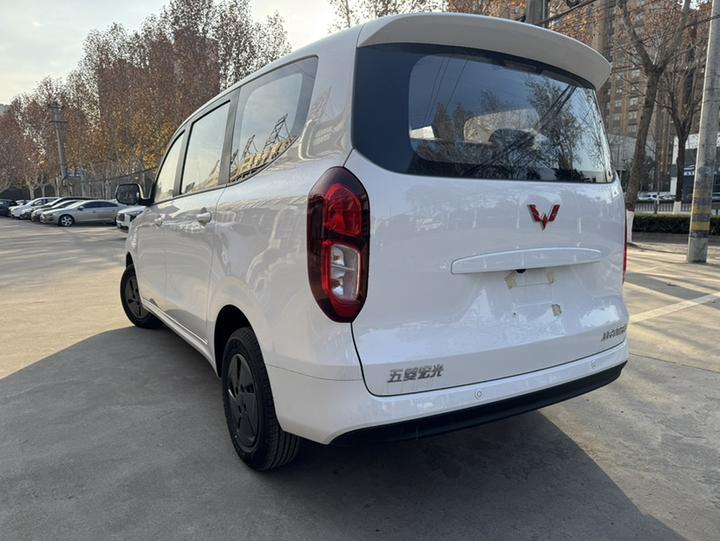 Wuling Hongguang EV 2025 EREV Hybrid 50KM Comfort photo 3