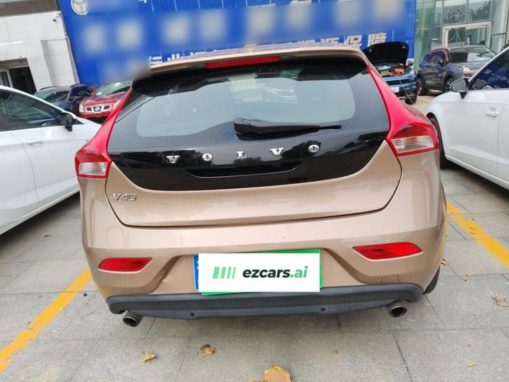 V40 2015 1.6T photo 5