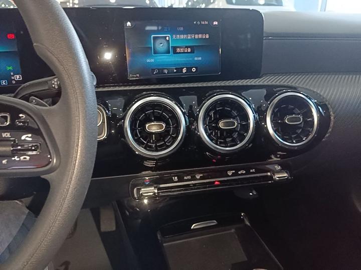 A-Class 2019 A 180 L photo 8