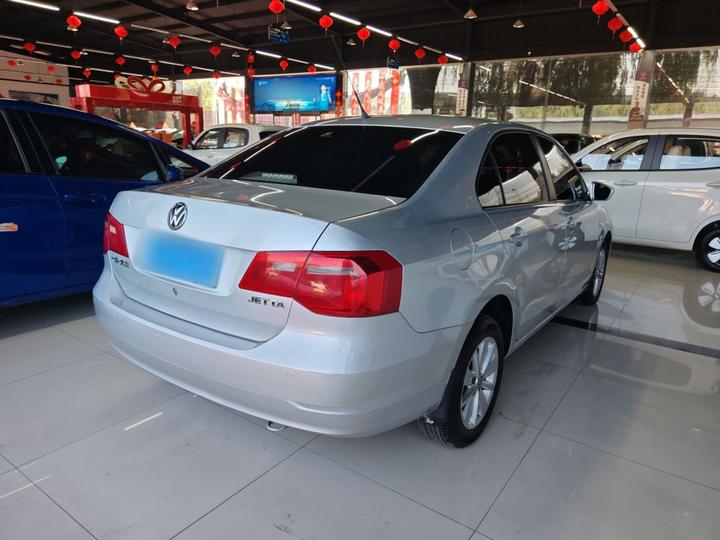 2015 1.6L AT Comfort photo 4