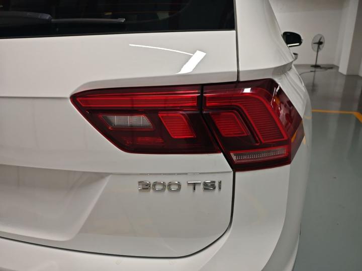 Tiguan L 2023 300TSI AT RWD Smart photo 7