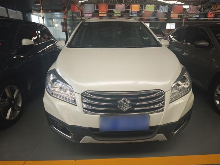 2015 1.6L CVT RWD Elite photo 2