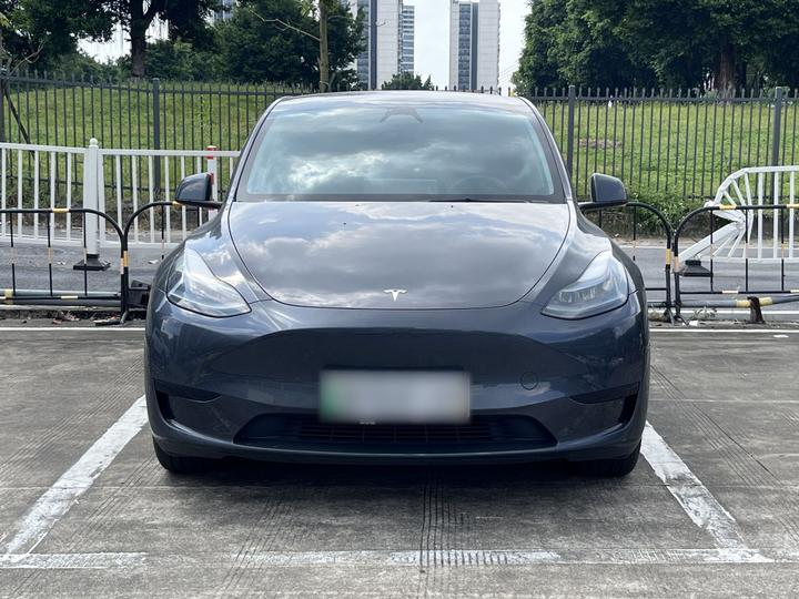 Model Y 2024 RWD photo 2