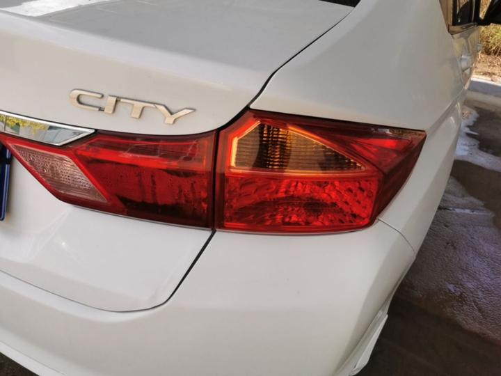 2017 1.5L CVT Comfort photo 7