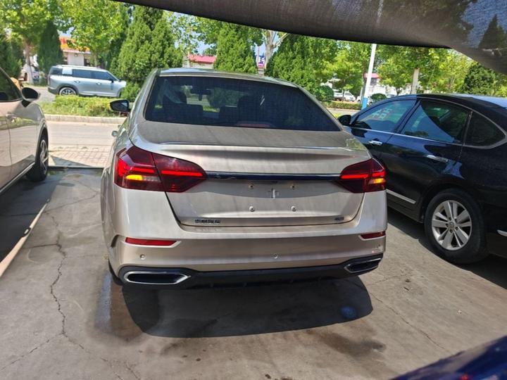 Emgrand 2020 1.5L CVT photo 3