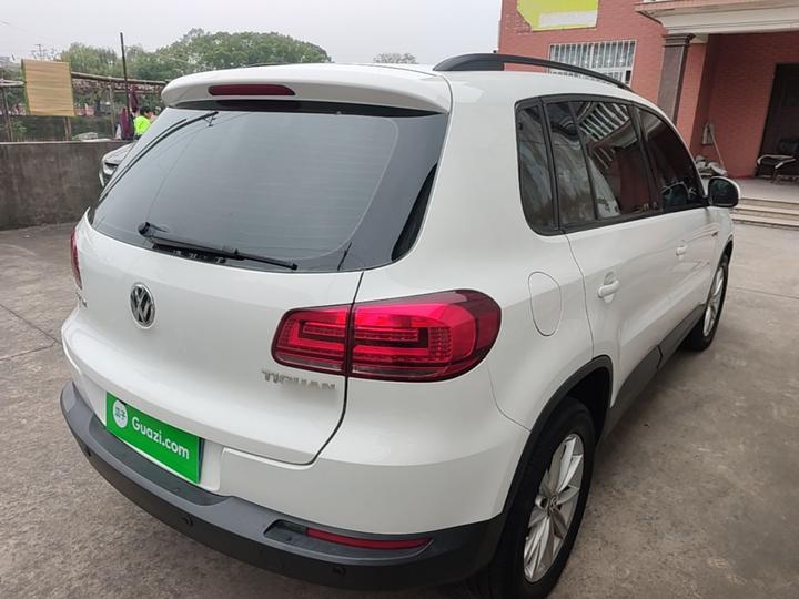 Tiguan 2016 300TSI AT AWD photo 4