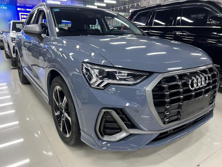 Q3 2022 40 TFSI RS photo 2