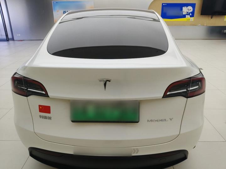 Model Y 2024 RWD photo 3