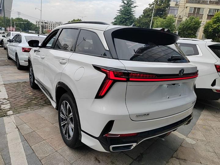 CS75 PLUS 2023 3rd Gen 1.5T AT Premium photo 4