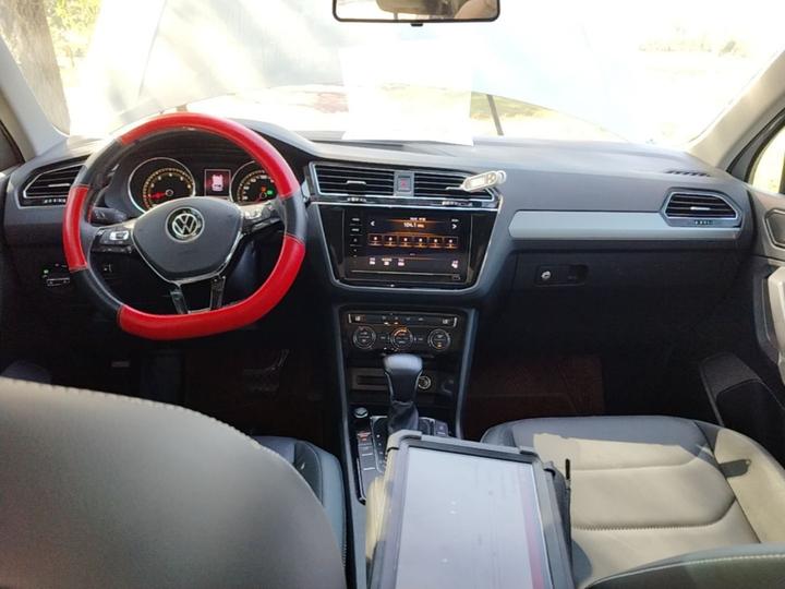 Tiguan L 2021 330TSI AT RWD Smart photo 5
