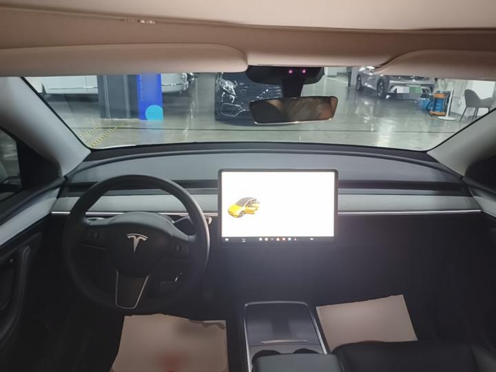 Model Y 2024 RWD photo 4