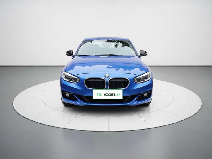 1 Series 2018 118i Sport photo 2