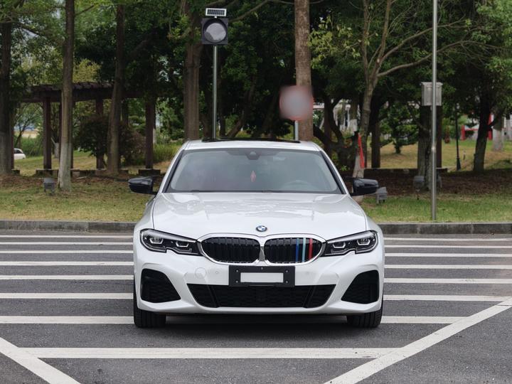 3 Series 2022 325Li M Sport Package photo 2