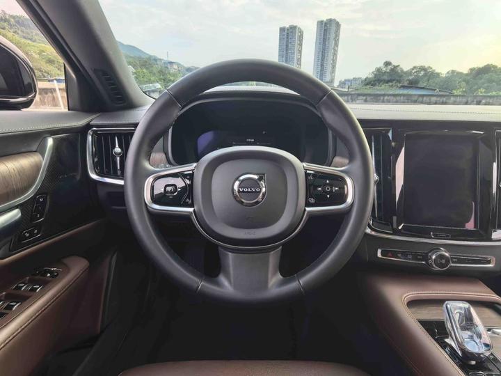 S90 2024 B5 Luxury photo 2