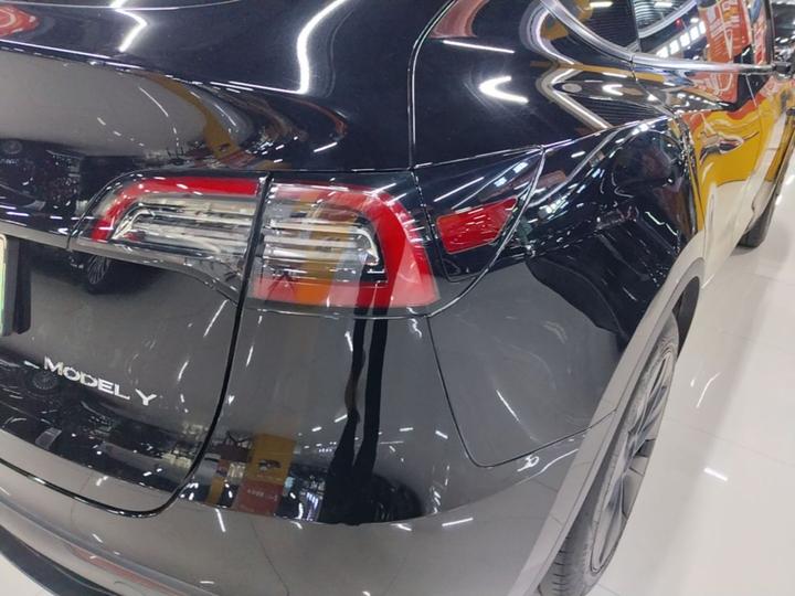 Model Y 2024 RWD photo 7