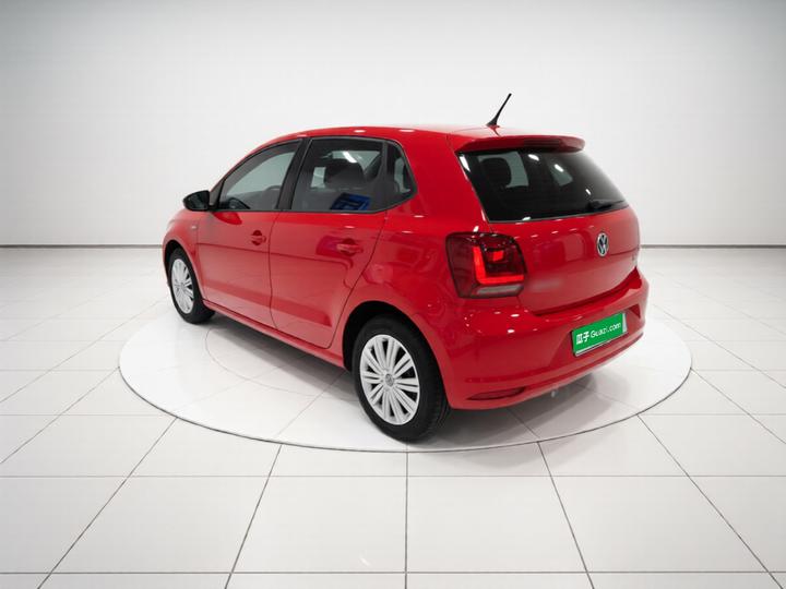 Polo 2016 1.6L AT Comfort photo 4