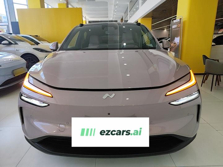 L60 2025 60kWh RWD photo 2