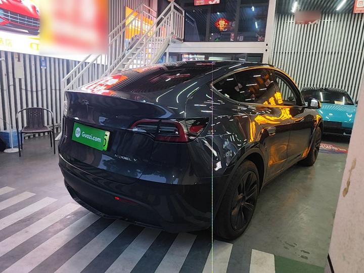 Model Y 2024 RWD photo 4