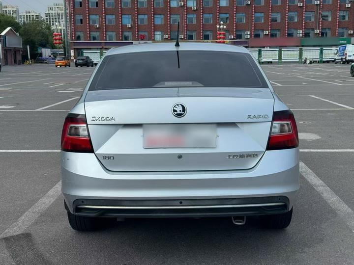 Rapid 2018 1.6L AT Comfort photo 5