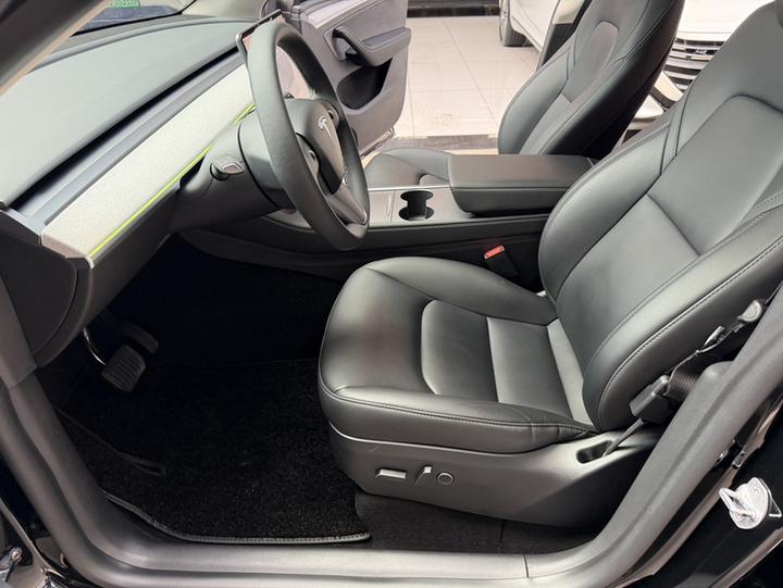 Model Y 2023 RWD photo 6