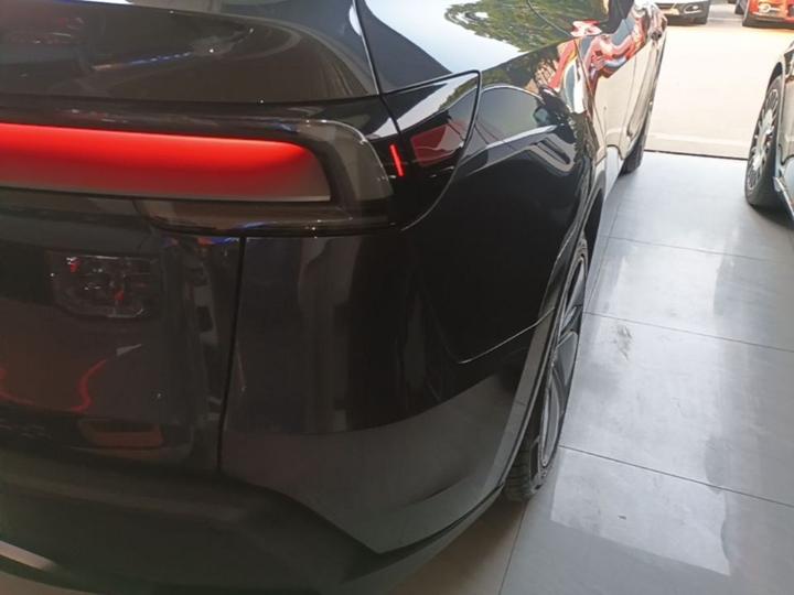 Model Y 2025 RWD photo 7