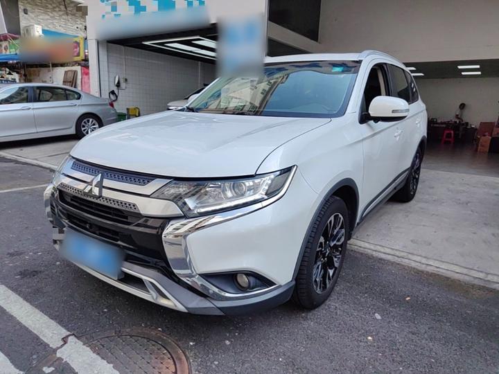 Outlander 2019 2.0L RWD Enjoy 7-Seater China VI