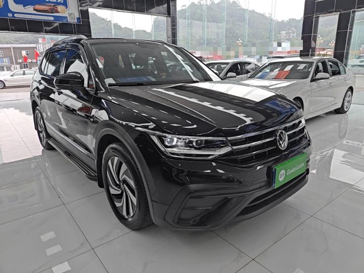 Tiguan L 2024 300TSI AT RWD photo 3