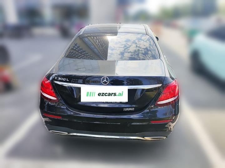 E-Class 2020 E 300 L Sport Luxury photo 3